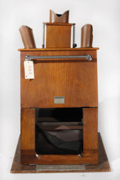 A shoe fitting fluoroscope 'cancer box'